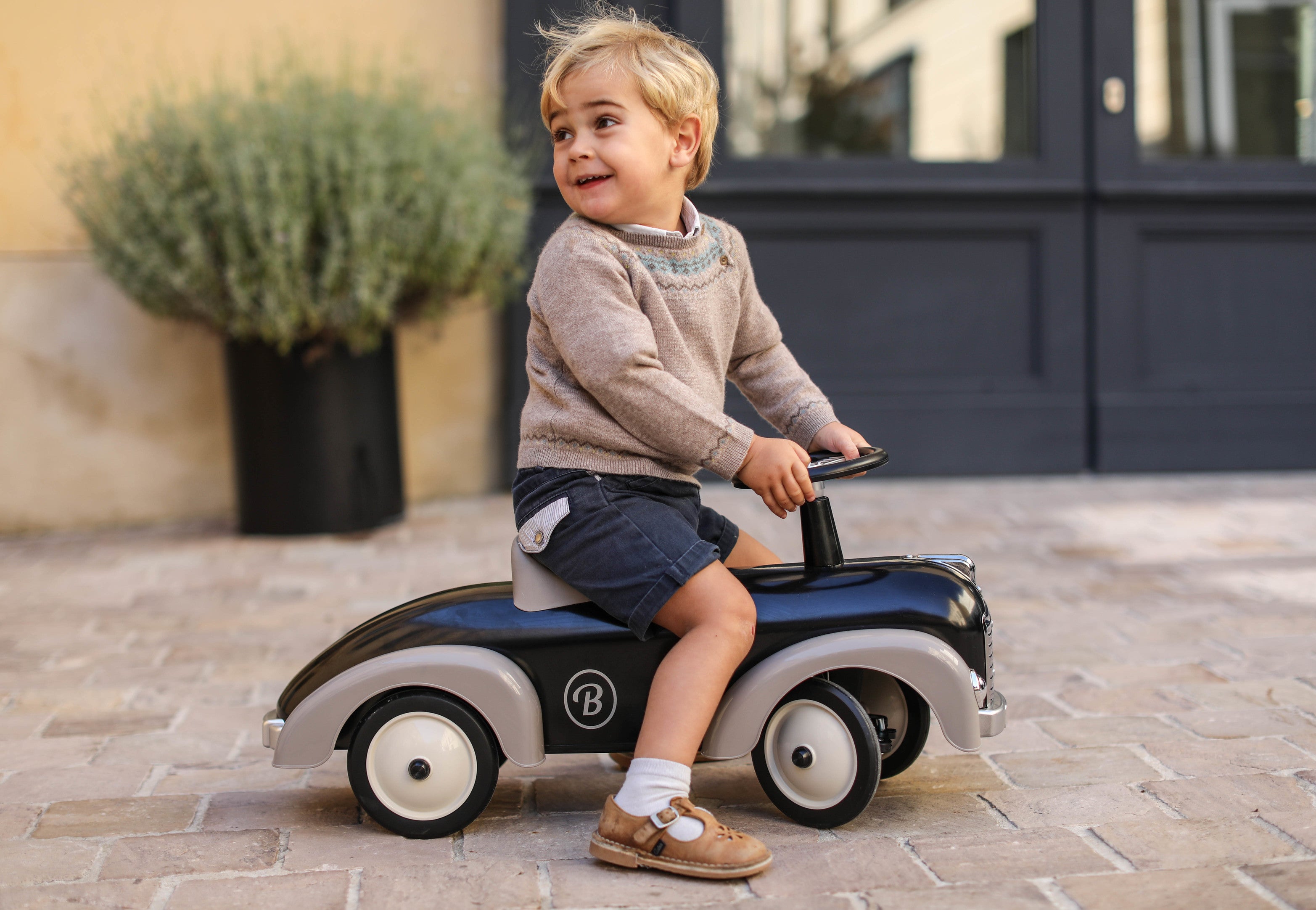 Ride along best sale car for toddlers