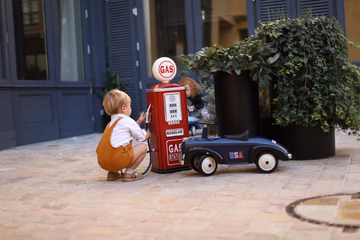 Baghera - Retro Petrol Pump for Ride On Cars